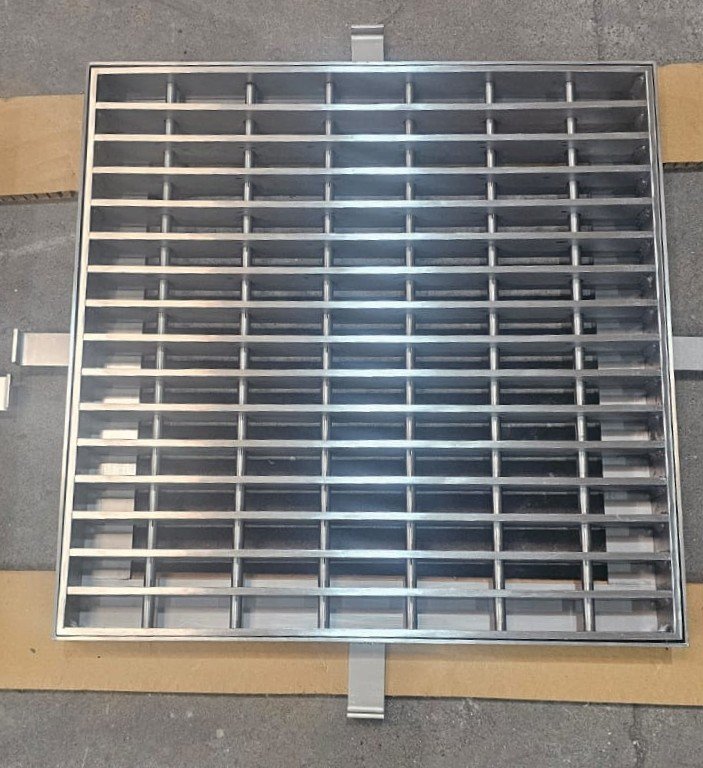 Angle Frame With Ladder Type Grating