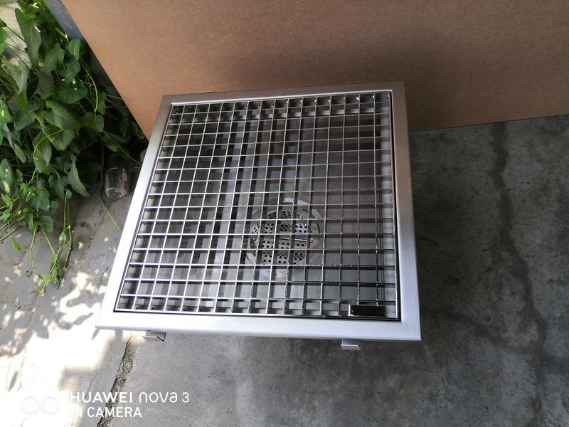 Channel With Non Slip Grating