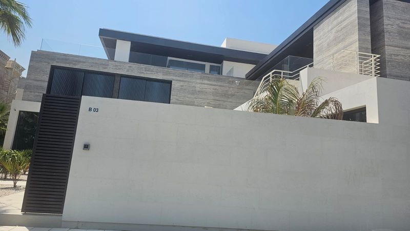 Villa In Khawaneej